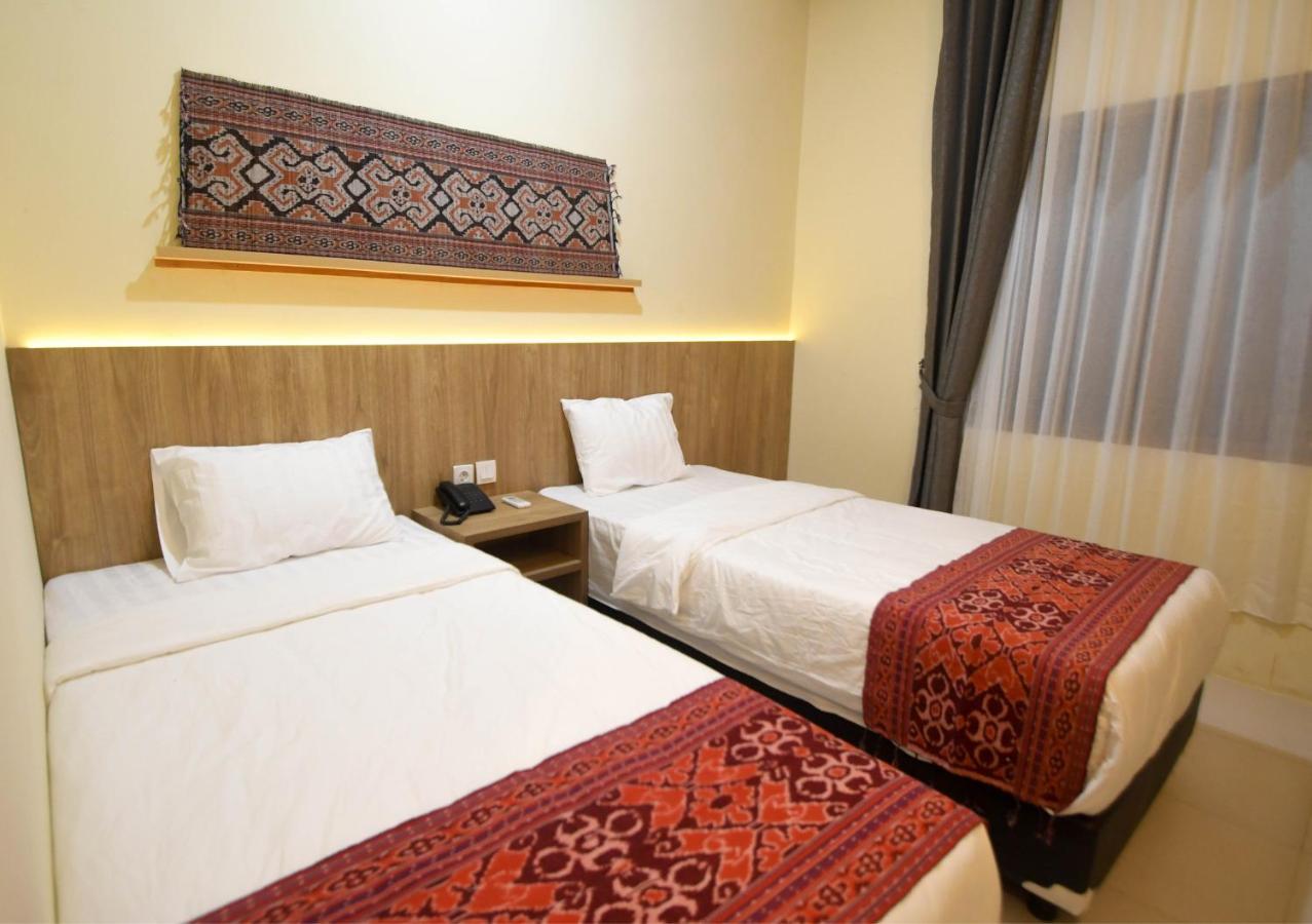 Pasola Hotel Waikelo Kültér fotó